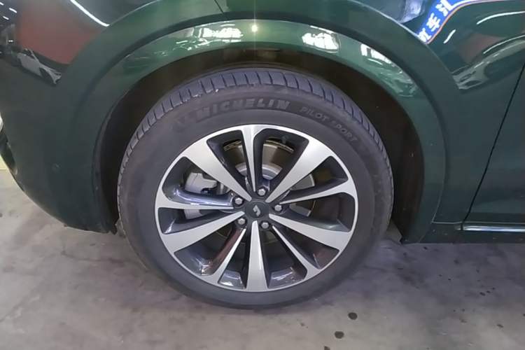 Used Li Auto ONE 2021 Extended-Range 6-Seater Version Left Front Wheel Hub