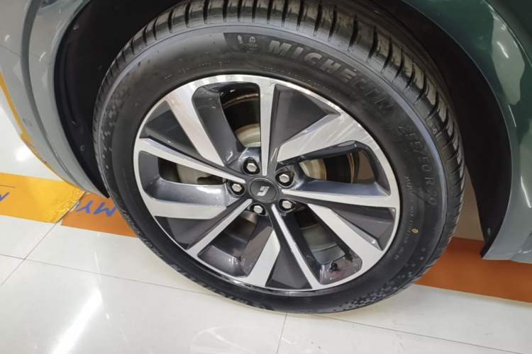 Used Li Auto ONE 2021 Extended-Range 6-Seater Version Left Front Wheel Hub