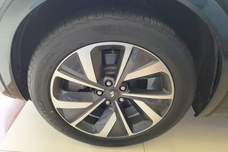 Used Li Auto ONE 2021 Extended-Range 6-Seater Version Left Front Wheel Hub