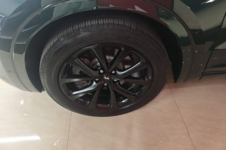 Used Li Auto ONE 2021 Extended-Range 6-Seater Version Left Front Wheel Hub