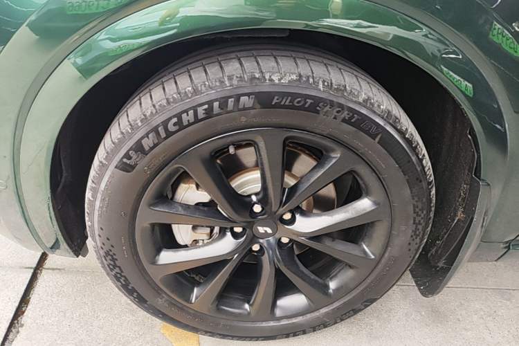 Used Li Auto ONE 2021 Extended-Range 6-Seater Version Left Front Wheel Hub