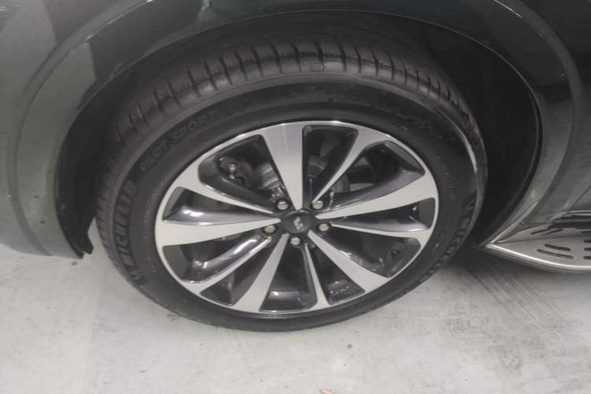 Used Li Auto ONE 2021 Extended-Range 6-Seater Version Left Front Wheel Hub