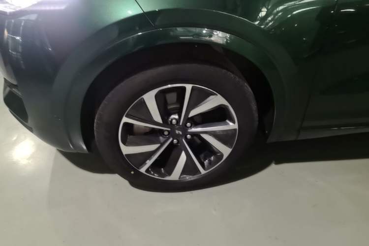 Used Li Auto ONE 2021 Extended-Range 6-Seater Version Left Front Wheel Hub