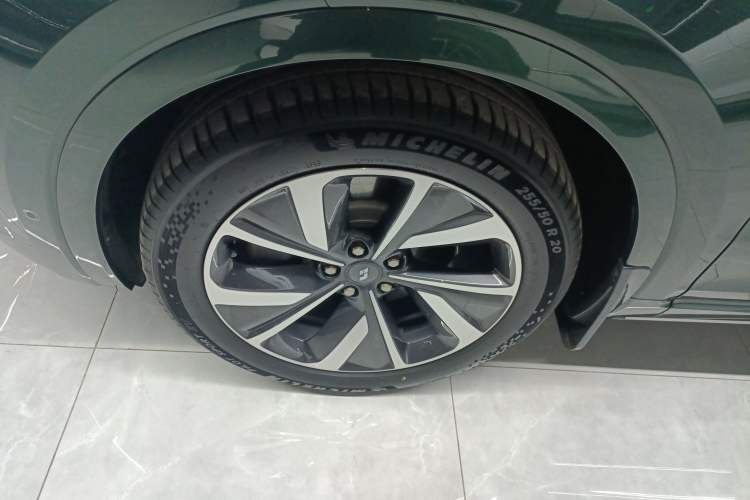 Used Li Auto ONE 2021 Extended-Range 6-Seater Version Left Front Wheel Hub