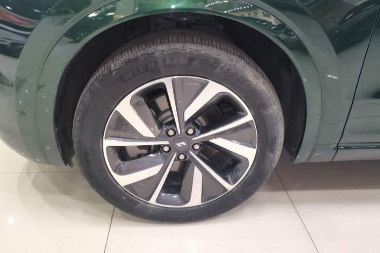 Used Li Auto ONE 2021 Extended-Range 6-Seater Version Left Front Wheel Hub