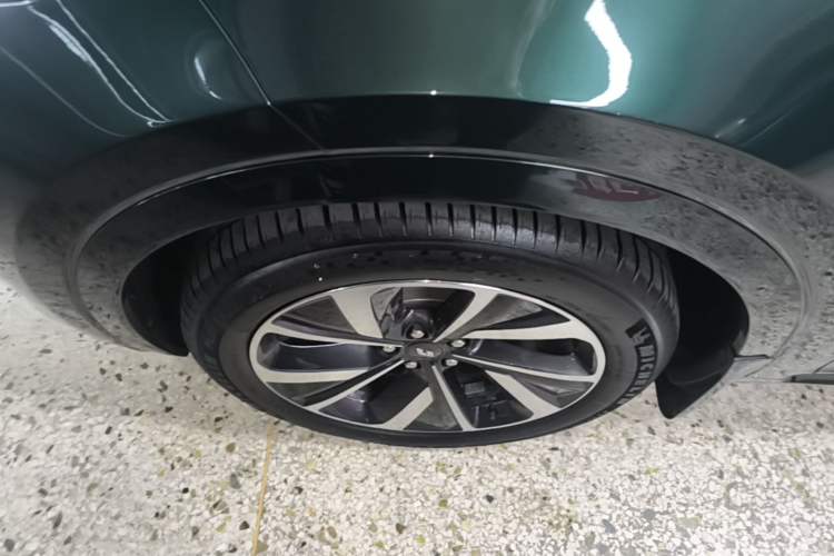 Used Li Auto ONE 2021 Extended-Range 6-Seater Version Left Front Wheel Hub