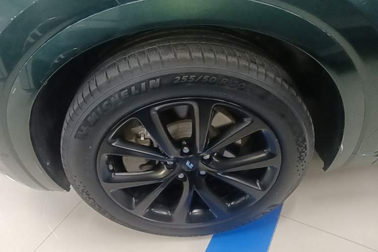 Used Li Auto ONE 2021 Extended-Range 6-Seater Version Left Front Wheel Hub