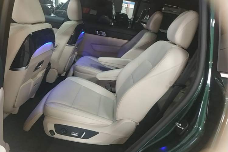 Used Li Auto ONE 2021 Extended-Range 6-Seater Version Left Rear Seat