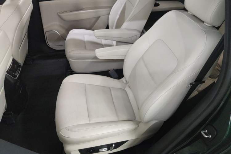 Used Li Auto ONE 2021 Extended-Range 6-Seater Version Left Rear Seat