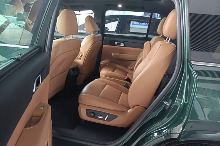 Used Li Auto ONE 2021 Extended-Range 6-Seater Version Left Rear Seat