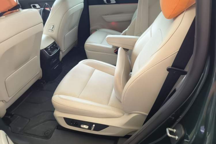 Used Li Auto ONE 2021 Extended-Range 6-Seater Version Left Rear Seat