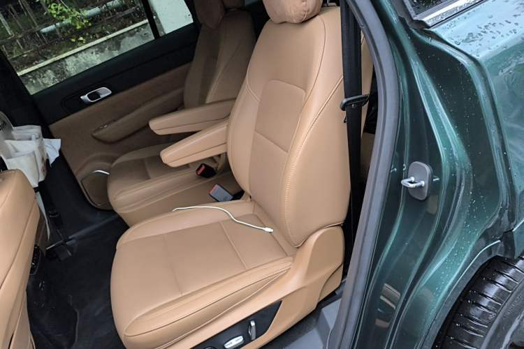 Used Li Auto ONE 2021 Extended-Range 6-Seater Version Left Rear Seat