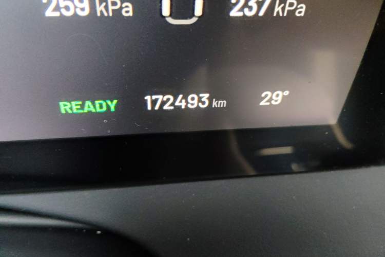 Used Li Auto ONE 2021 Extended-Range 6-Seater Version Odometer Close Up