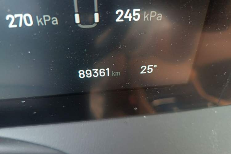 Used Li Auto ONE 2021 Extended-Range 6-Seater Version Odometer Close Up