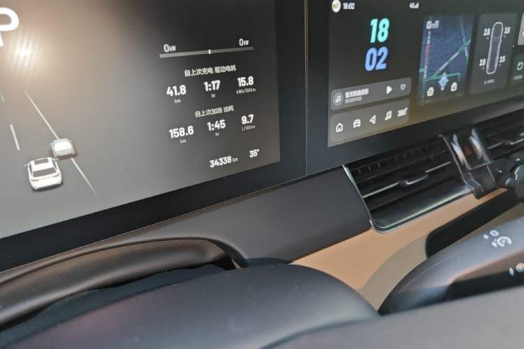 Used Li Auto ONE 2021 Extended-Range 6-Seater Version Odometer Close Up