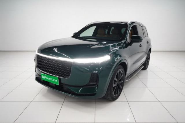 Ojetý Li Auto ONE 2021 Extended-Range 6-Seater Version