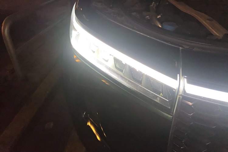 Used Li Auto ONE 2021 Extended-Range 6-Seater Version Right Front Headlight