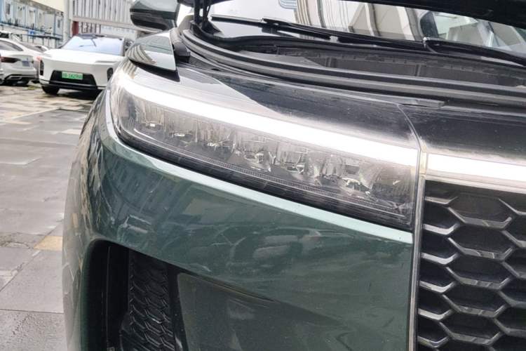 Used Li Auto ONE 2021 Extended-Range 6-Seater Version Right Front Headlight