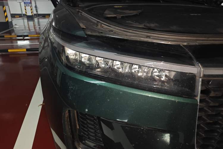 Used Li Auto ONE 2021 Extended-Range 6-Seater Version Right Front Headlight