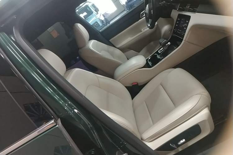 Used Li Auto ONE 2021 Extended-Range 6-Seater Version Right Front Seat