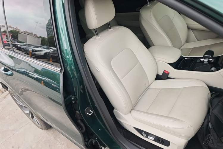 Used Li Auto ONE 2021 Extended-Range 6-Seater Version Right Front Seat