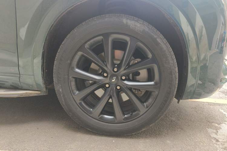 Used Li Auto ONE 2021 Extended-Range 6-Seater Version Right Front Wheel Hub