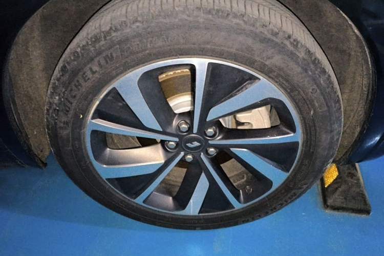 Used Li Auto ONE 2021 Extended-Range 6-Seater Version Right Front Wheel Hub