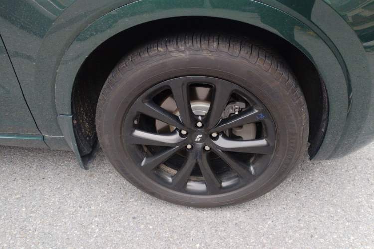 Used Li Auto ONE 2021 Extended-Range 6-Seater Version Right Front Wheel Hub