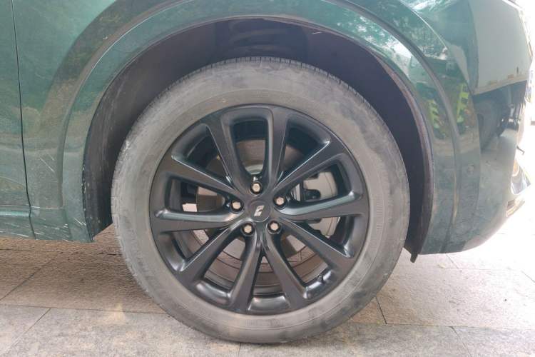 Used Li Auto ONE 2021 Extended-Range 6-Seater Version Right Front Wheel Hub
