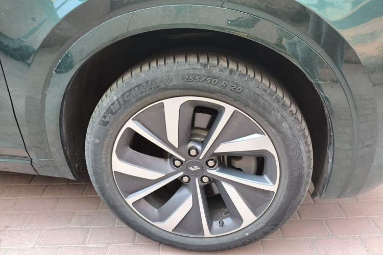 Used Li Auto ONE 2021 Extended-Range 6-Seater Version Right Front Wheel Hub