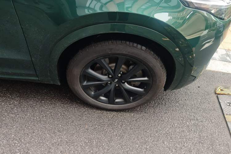 Used Li Auto ONE 2021 Extended-Range 6-Seater Version Right Front Wheel Hub