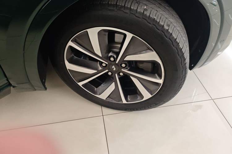 Used Li Auto ONE 2021 Extended-Range 6-Seater Version Right Front Wheel Hub