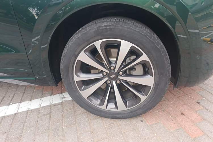 Used Li Auto ONE 2021 Extended-Range 6-Seater Version Right Front Wheel Hub