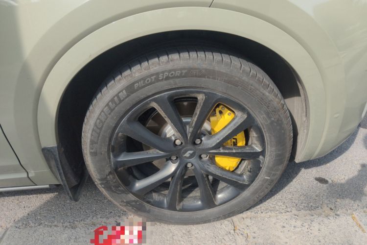 Used Li Auto ONE 2021 Extended-Range 6-Seater Version Right Front Wheel Hub
