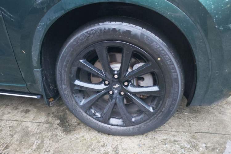 Used Li Auto ONE 2021 Extended-Range 6-Seater Version Right Front Wheel Hub