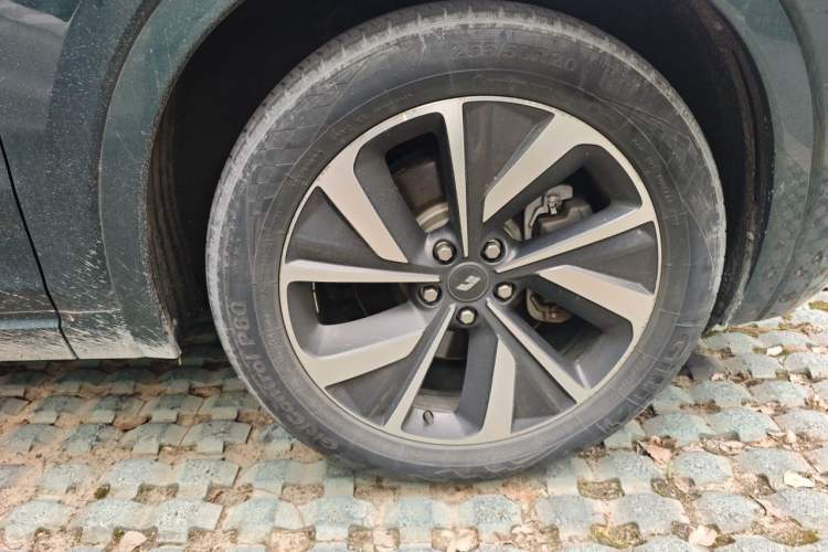 Used Li Auto ONE 2021 Extended-Range 6-Seater Version Right Front Wheel Hub