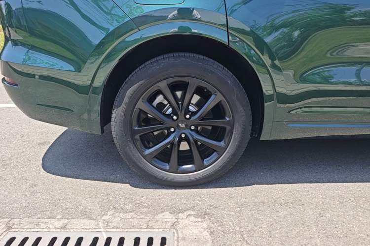 Used Li Auto ONE 2021 Extended-Range 6-Seater Version Right Rear Wheel Hub