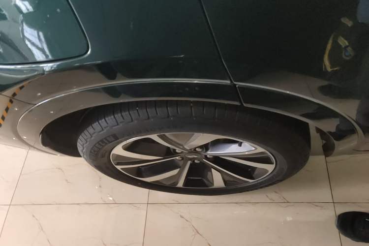 Used Li Auto ONE 2021 Extended-Range 6-Seater Version Right Rear Wheel Hub