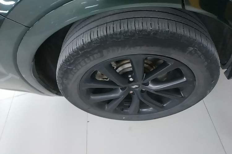Used Li Auto ONE 2021 Extended-Range 6-Seater Version Right Rear Wheel Hub