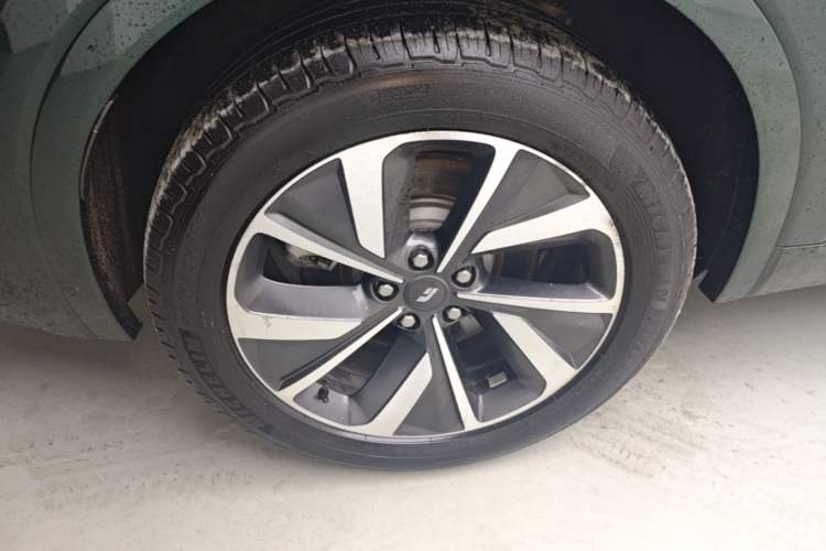 Used Li Auto ONE 2021 Extended-Range 6-Seater Version Right Rear Wheel Hub