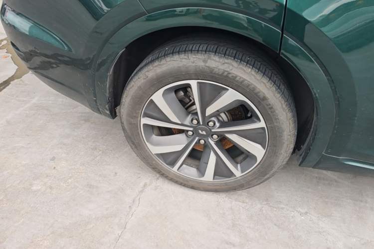 Used Li Auto ONE 2021 Extended-Range 6-Seater Version Right Rear Wheel Hub