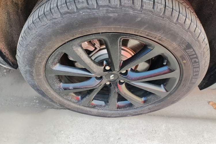 Used Li Auto ONE 2021 Extended-Range 6-Seater Version Right Rear Wheel Hub
