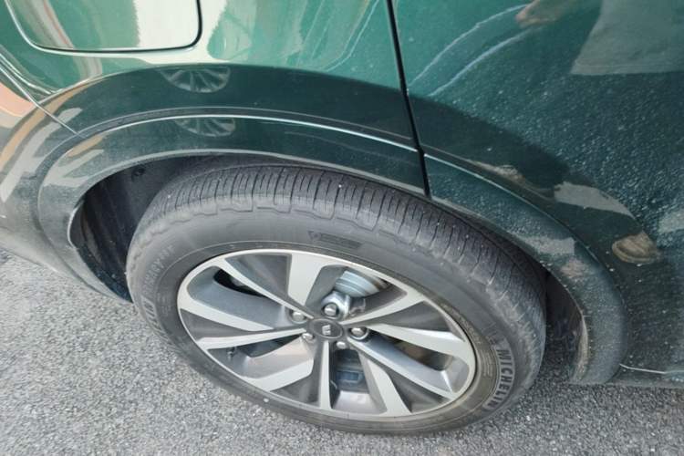 Used Li Auto ONE 2021 Extended-Range 6-Seater Version Right Rear Wheel Hub