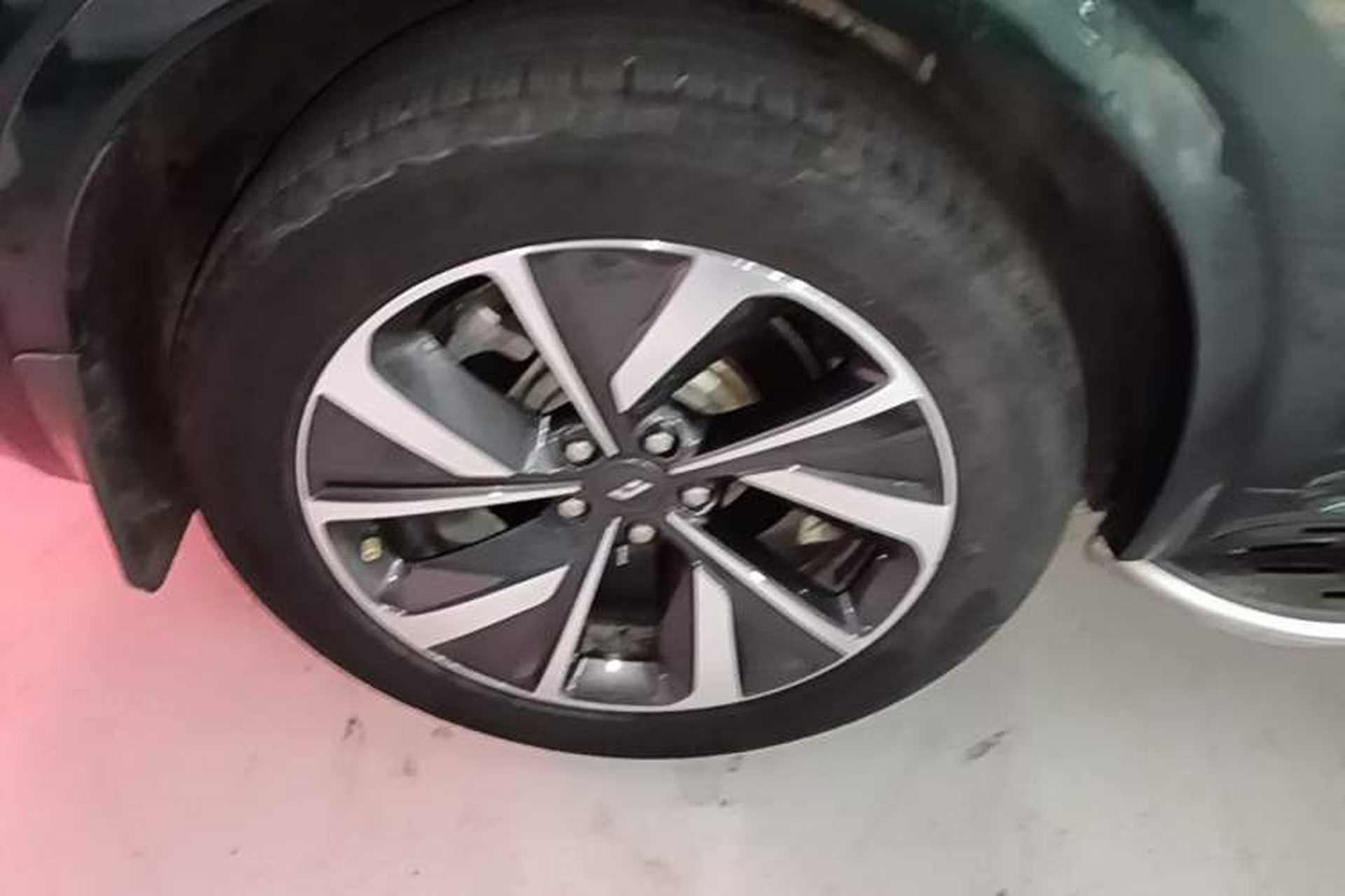 Used Li Auto ONE 2021 Extended-Range 6-Seater Version Right Rear Wheel Hub