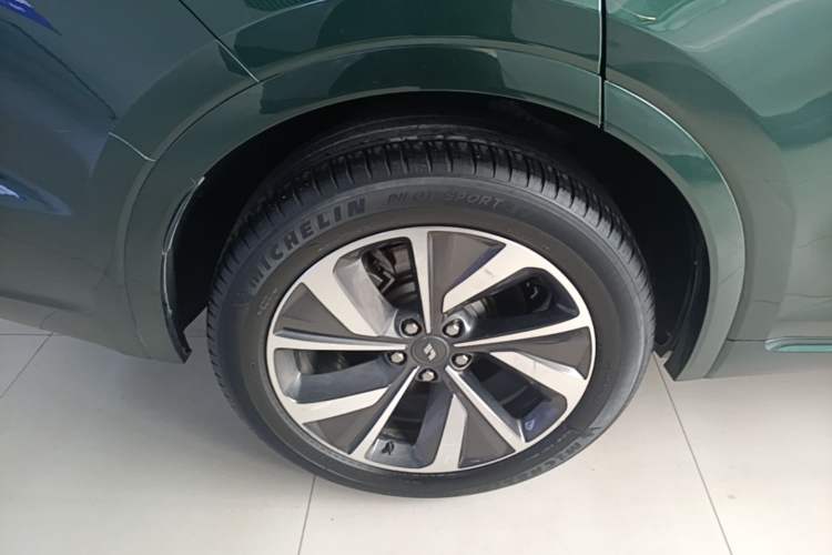 Used Li Auto ONE 2021 Extended-Range 6-Seater Version Right Rear Wheel Hub