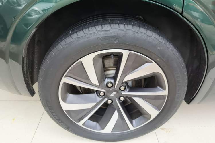 Used Li Auto ONE 2021 Extended-Range 6-Seater Version Right Rear Wheel Hub