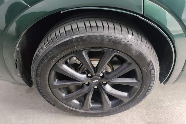 Used Li Auto ONE 2021 Extended-Range 6-Seater Version Right Rear Wheel Hub