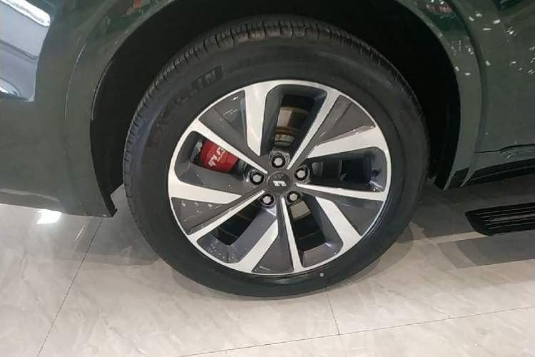 Used Li Auto ONE 2021 Extended-Range 6-Seater Version Right Rear Wheel Hub