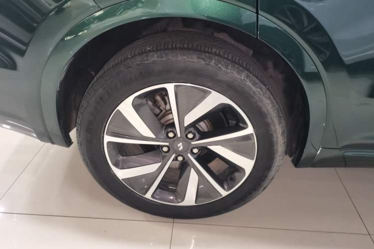 Used Li Auto ONE 2021 Extended-Range 6-Seater Version Right Rear Wheel Hub