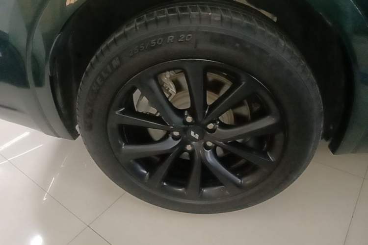 Used Li Auto ONE 2021 Extended-Range 6-Seater Version Right Rear Wheel Hub
